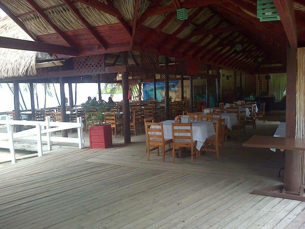 Las Palmas Beach Hotel Dixon Cove Exteriér fotografie